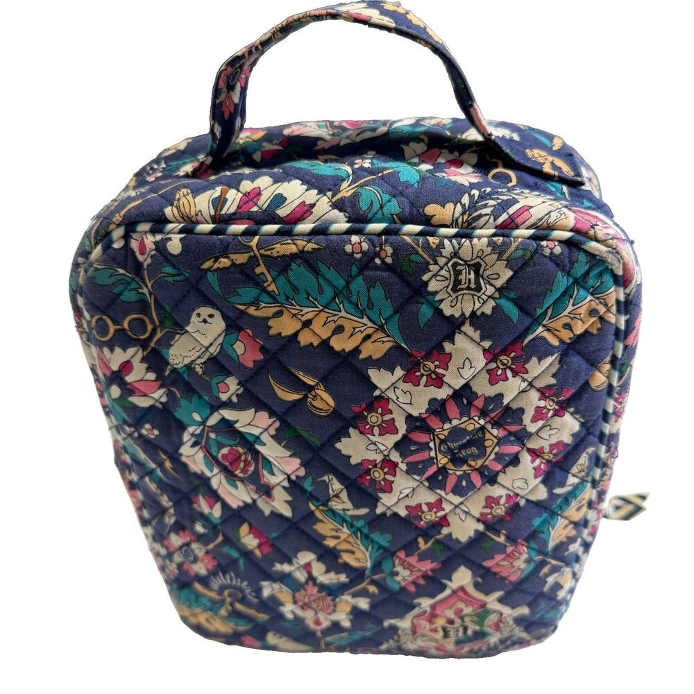 VERA BRADLEY  X HARRY POTTER Home to Hogwarts Zippered Lunch Bag - Retired